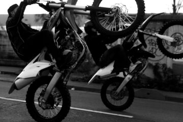 Rodéos moto urbains